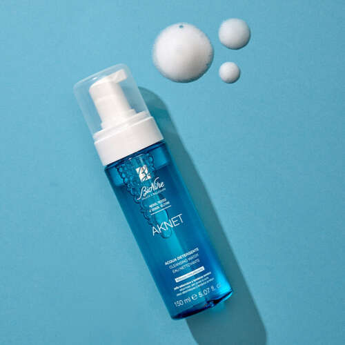 BioNike Aknet Yağlı Ciltler İçin Dengeleyici Temizleme Suyu 150ml - 1