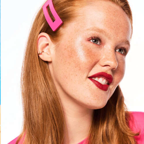 Essence Baby Got Holo Glow Highlighter Stick - 10 Apricotly 5 gr - 4