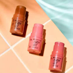 Essence Blush Stick Baby Got Blush - 50 Cherry Cherry Baby 5.5 gr - 3