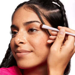 Essence Eyeshadow Brush - 01 Throwing A Little Shade - 4