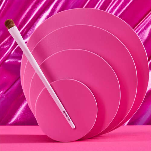 Essence Eyeshadow Brush - 01 Throwing A Little Shade - 3