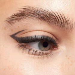 Essence Kajal Pencil Eyeliner 1 gr - 15 Behind The Scenes - 4