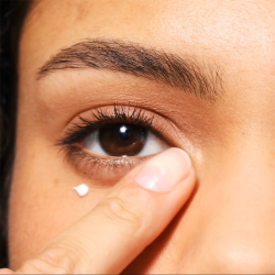 Nuxe Creme Fraiche de Beaute Canlandırıcı ve Nemlendirici Göz Çevresi Bakım Kremi 15 ml - 1