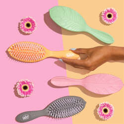 Wet Brush Go Green Treatment Shine Aktif Karbonlu Dolaşık Açıcı Saç Fırçası - 6