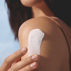 Yves Rocher Kuru Ciltler İçin Onarıcı ve Besleyici Yoğun Dokulu Vücut Kremi 250 ml - 8